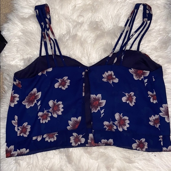 Crop top - Picture 2 of 2